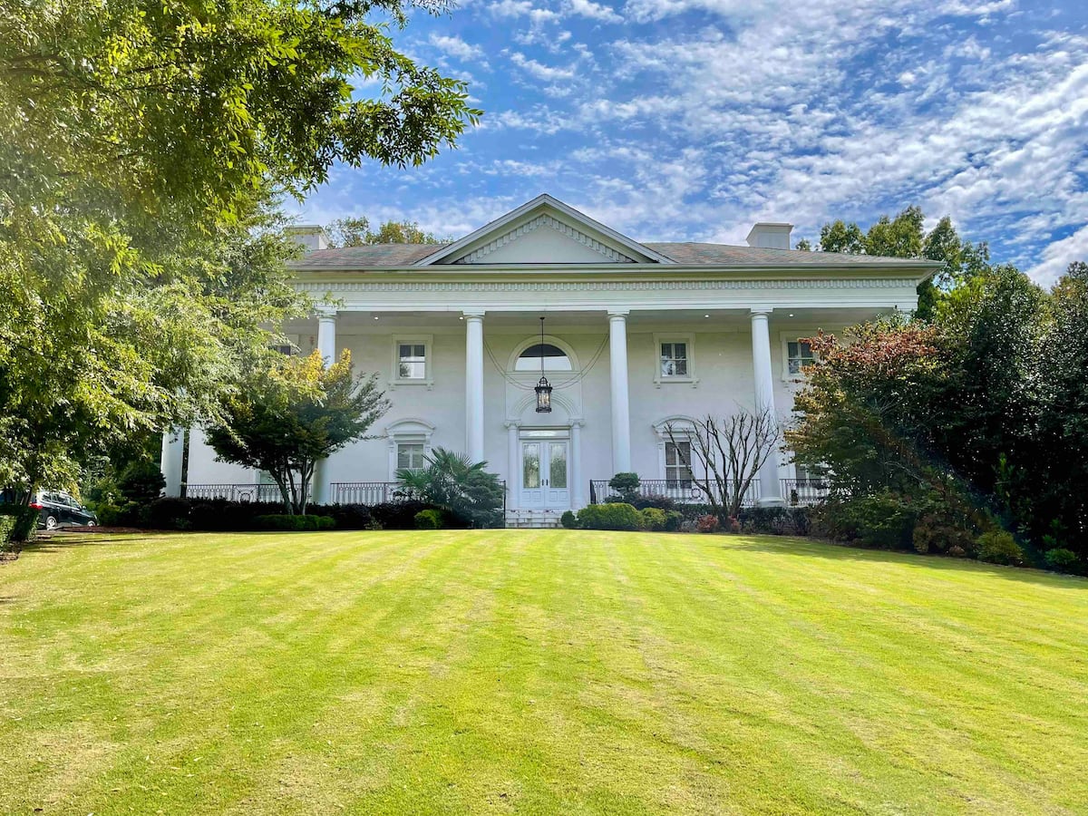 VNailTax Creating Lasting Memories at Atlanta White House Guest