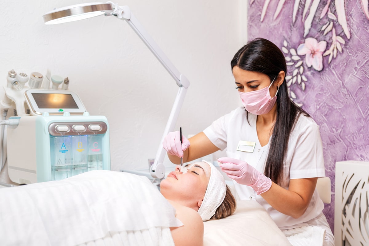 VNailTax Esthetician