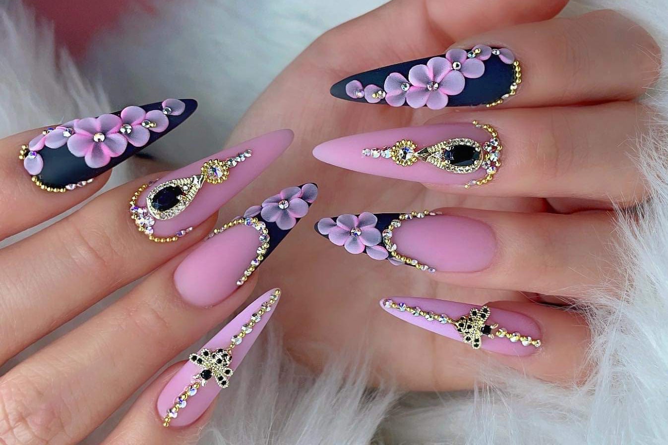 Nail Technician VNailTax Nail Technician