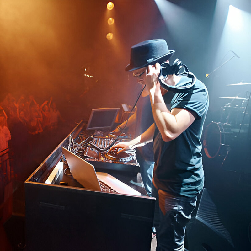 DJ